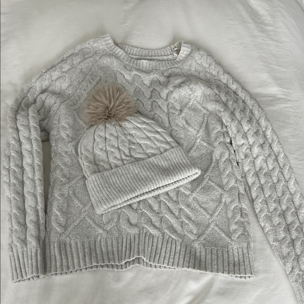 Rachel Zoe Cozy Gray Cable Knit Sweater & Matching Beanie Size M